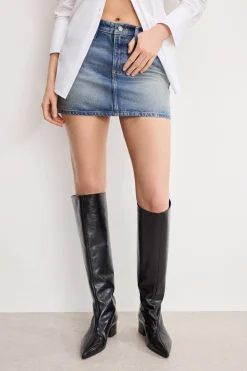 coated good 90s mini skirt