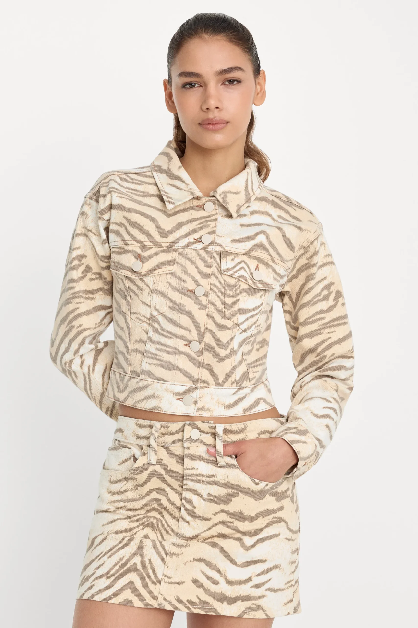 essential crop denim jacket