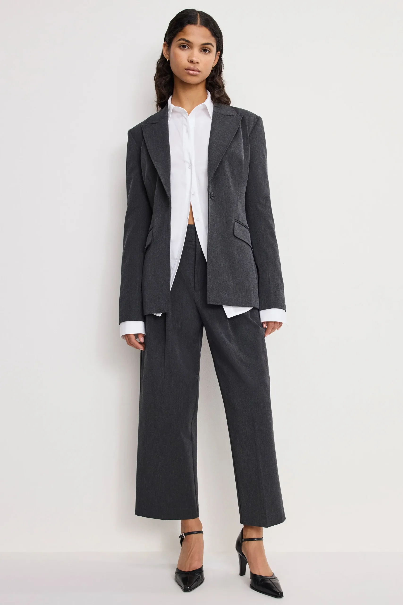 essential suiting pleated cropped trousers