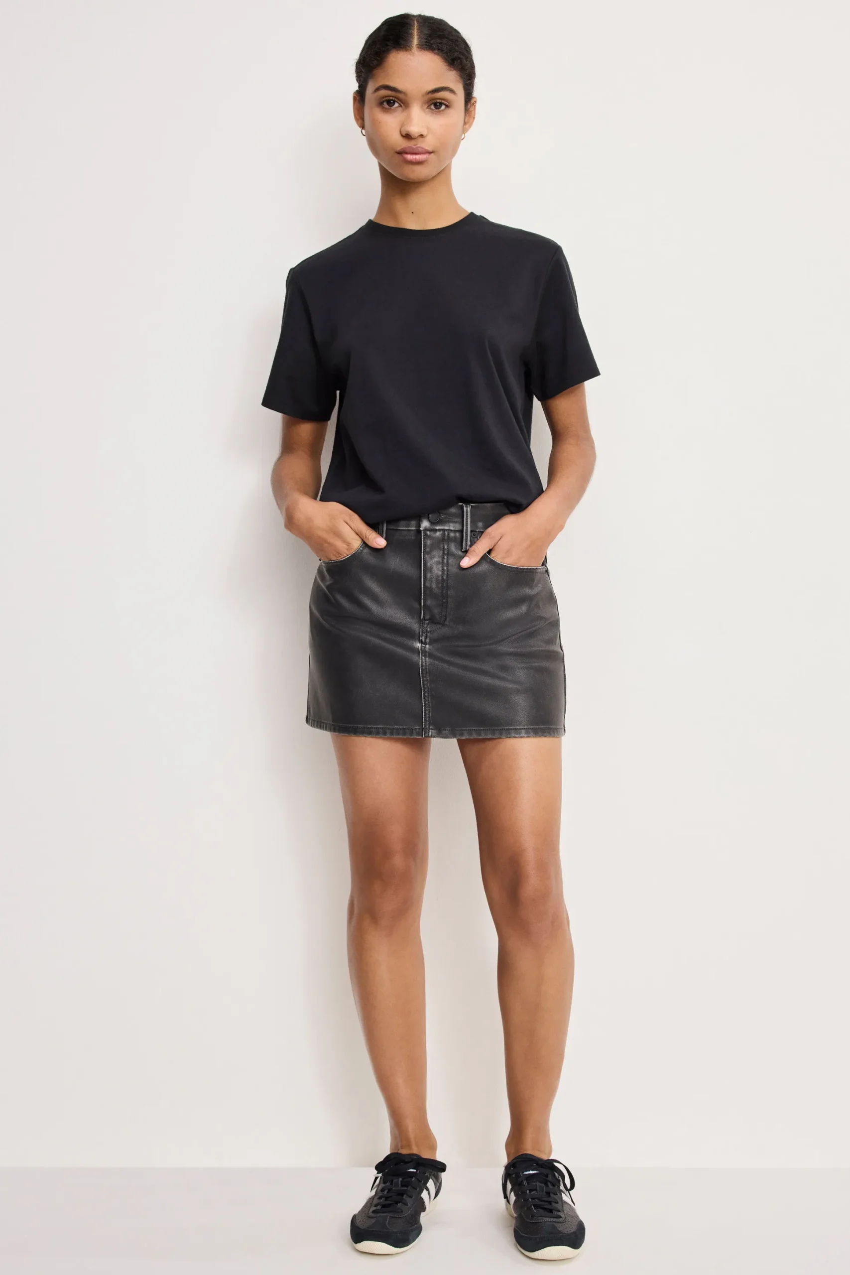 faux leather good 90s mini skirt