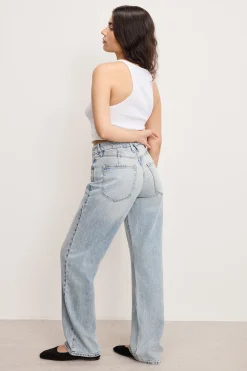 good petite 90s relaxed jeans