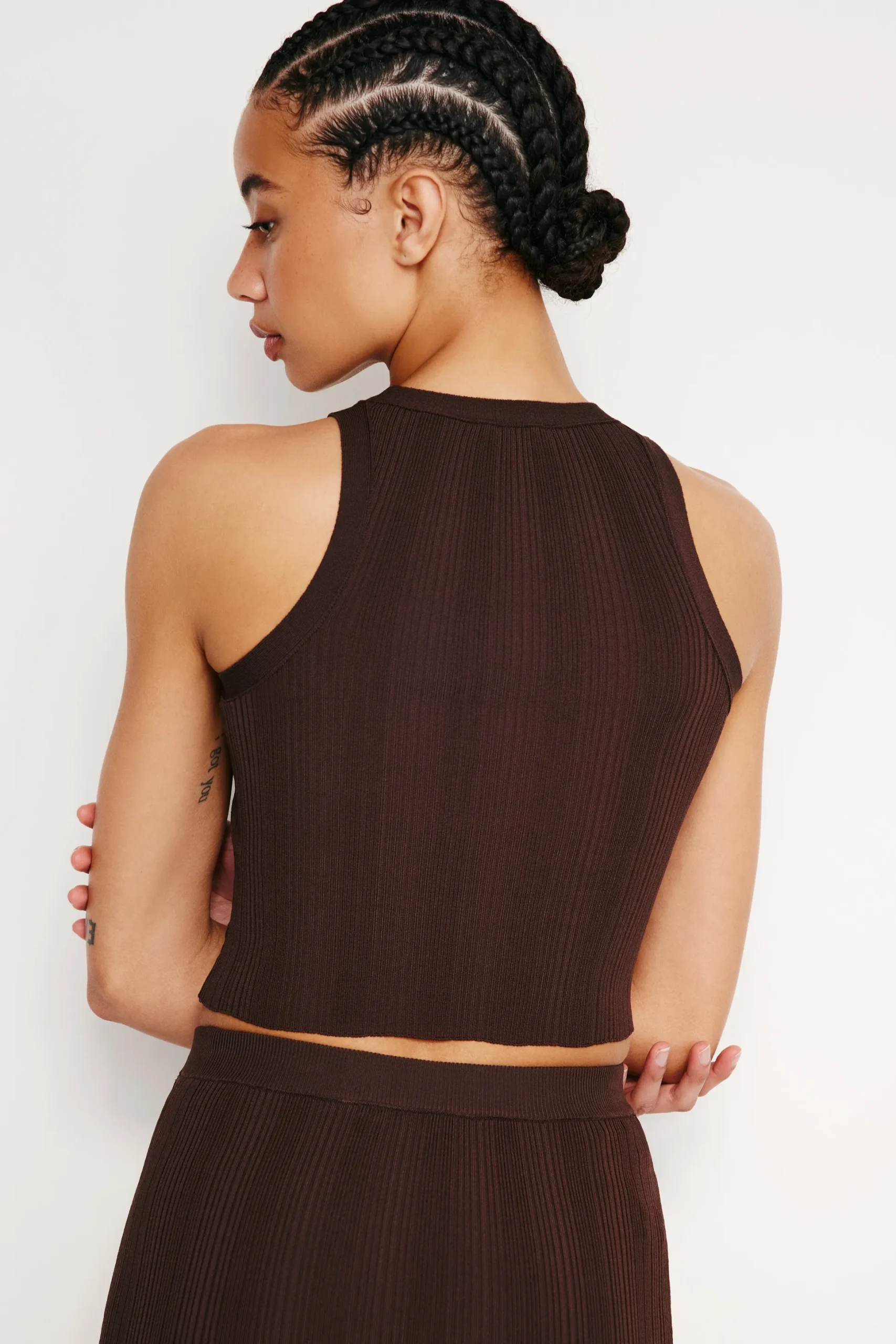 ribbed knit cropped tank top