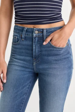 soft tech good legs flare jeans