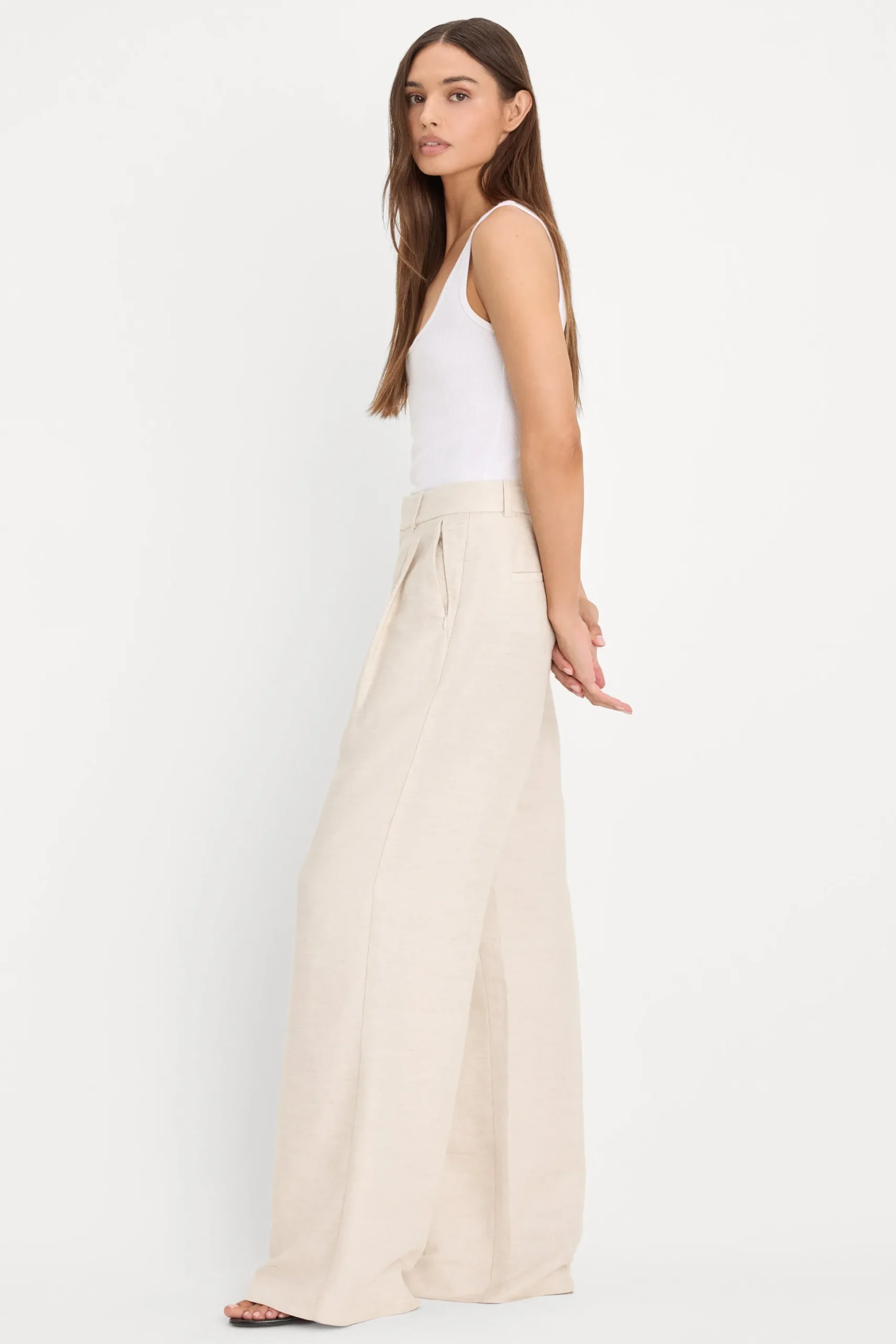 the relaxed linen trouser