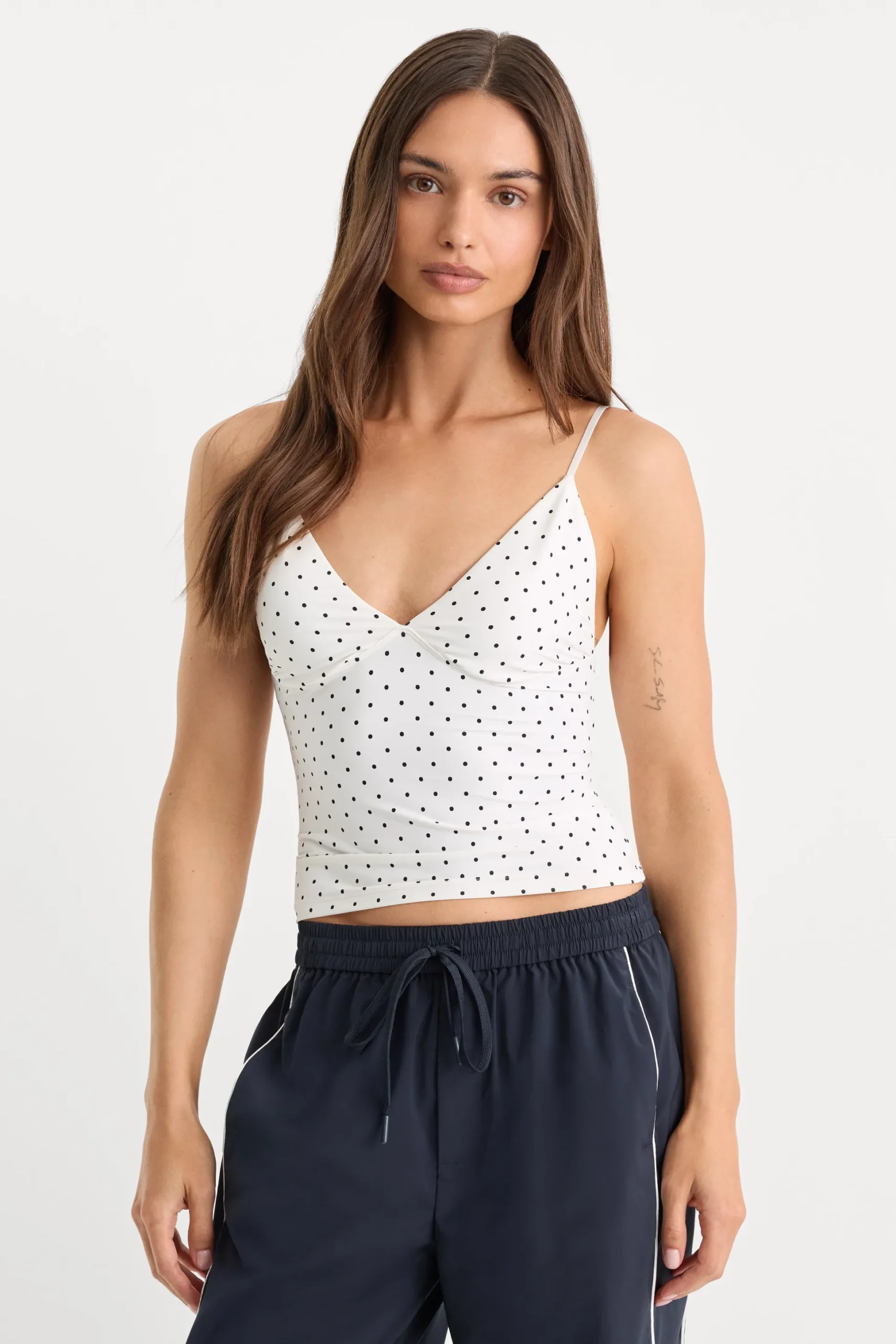 the weightless sculpting modern tank
