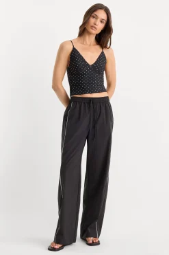 the weightless sculpting modern tank