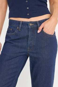 weightless boyfriend jeans
