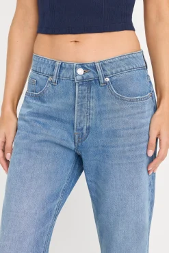 weightless boyfriend jeans